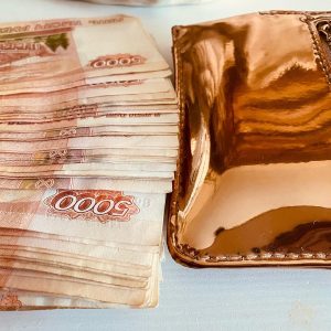 бестселлер "ПОЛУЧАЮ ДЕНЬГИ ЛЕГКО"